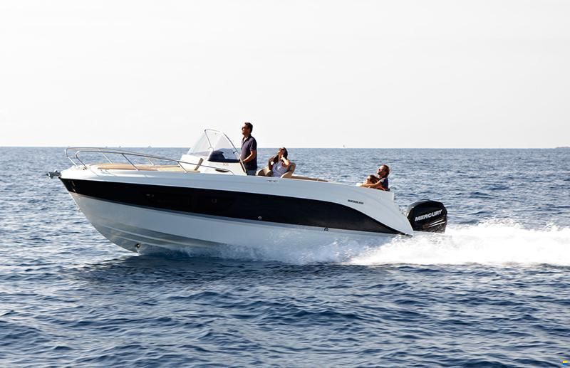 Quicksilver 805 Sundeck