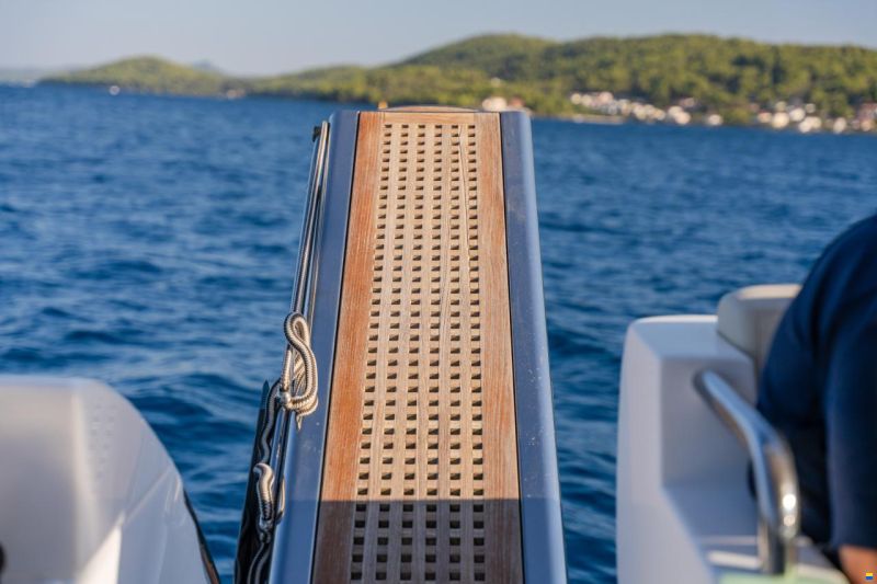 Azimut 60