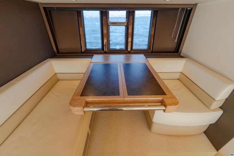 Azimut 60
