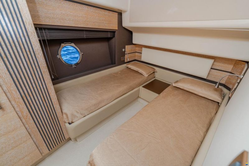 Azimut 60