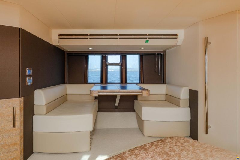 Azimut 60