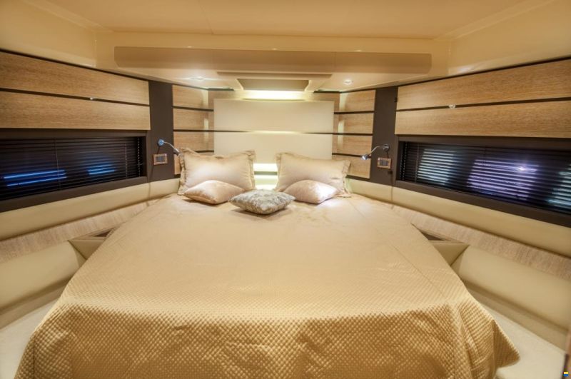 Azimut 60