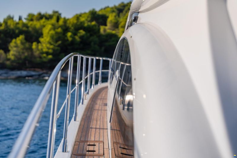 Azimut 60
