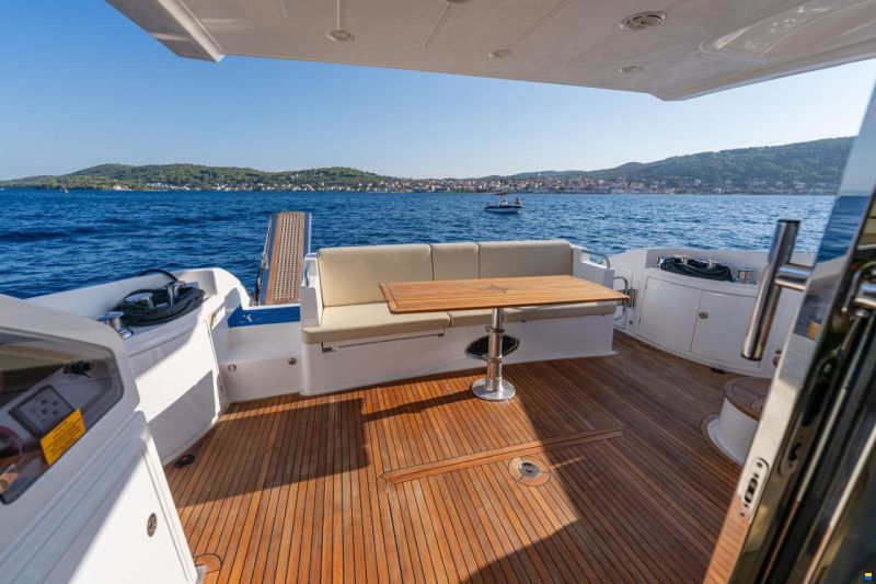 Azimut 60
