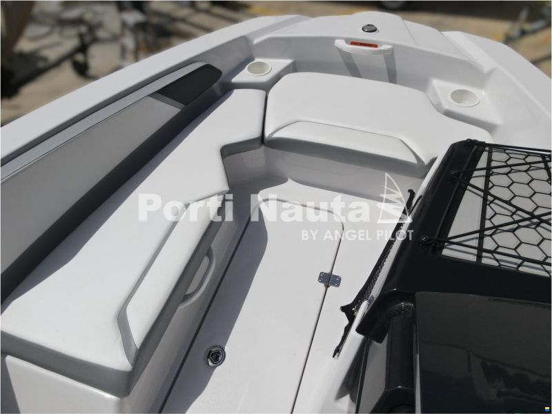 Scarab 156G