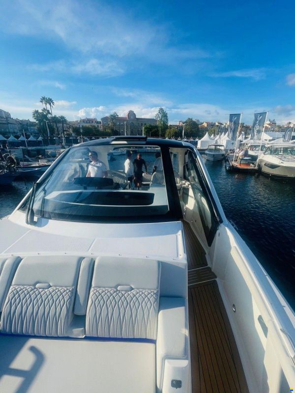 Sea Ray 370 Sundancer
