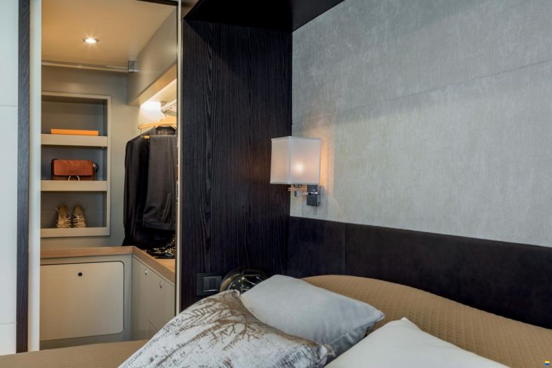 Absolute Navetta 48