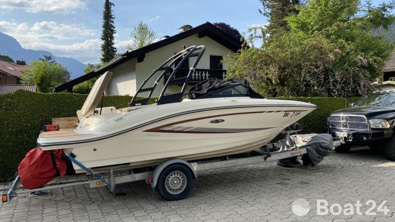 Sea Ray SPX 19