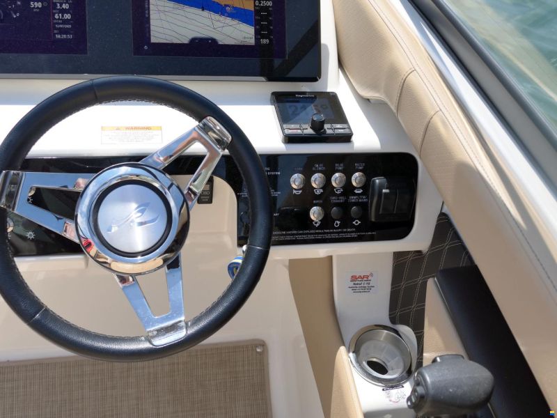 Sea Ray 250 SLX