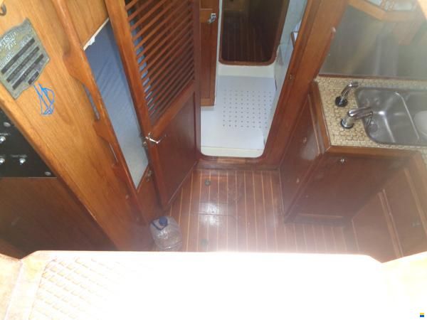 Oyster Marine 35 Extended