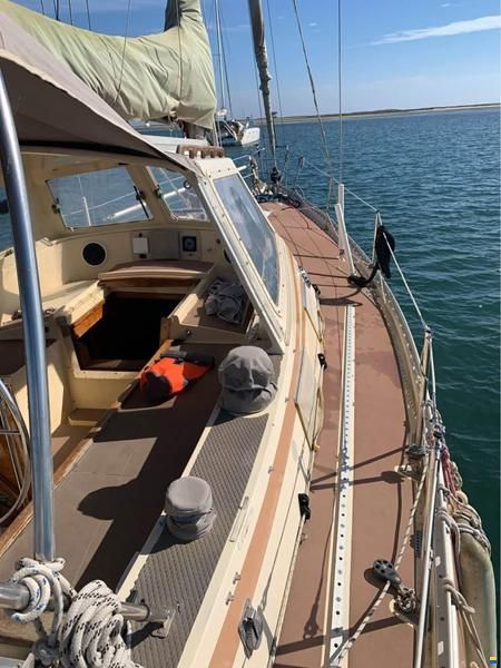 Oyster Marine 35 Extended