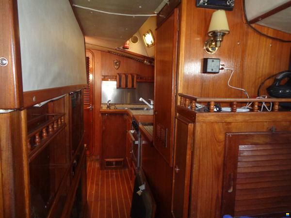 Oyster Marine 35 Extended