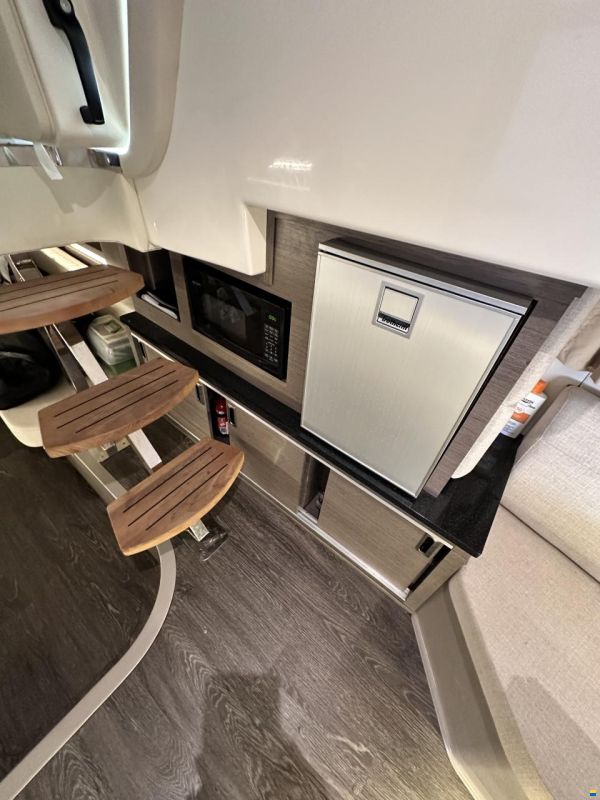 Sea Ray 320 Sundancer