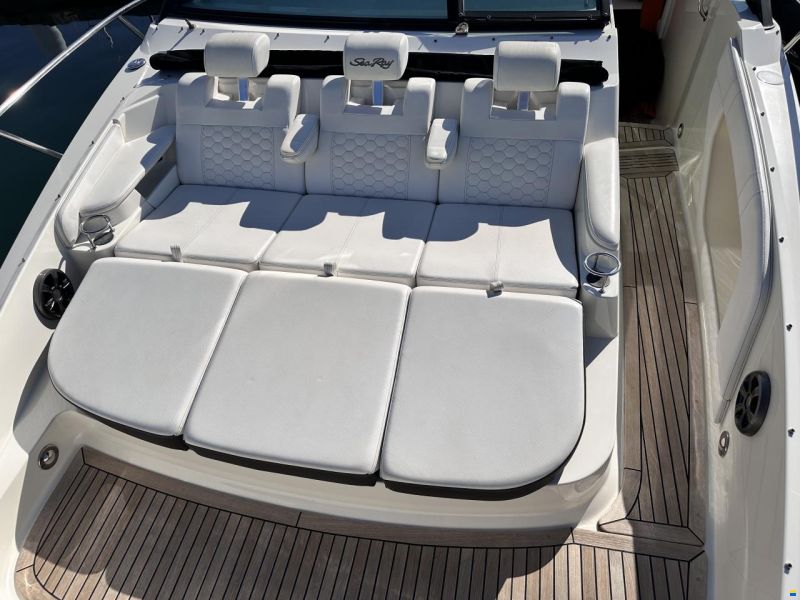 Sea Ray 320 Sundancer