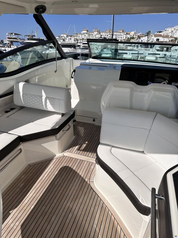 Sea Ray 320 Sundancer
