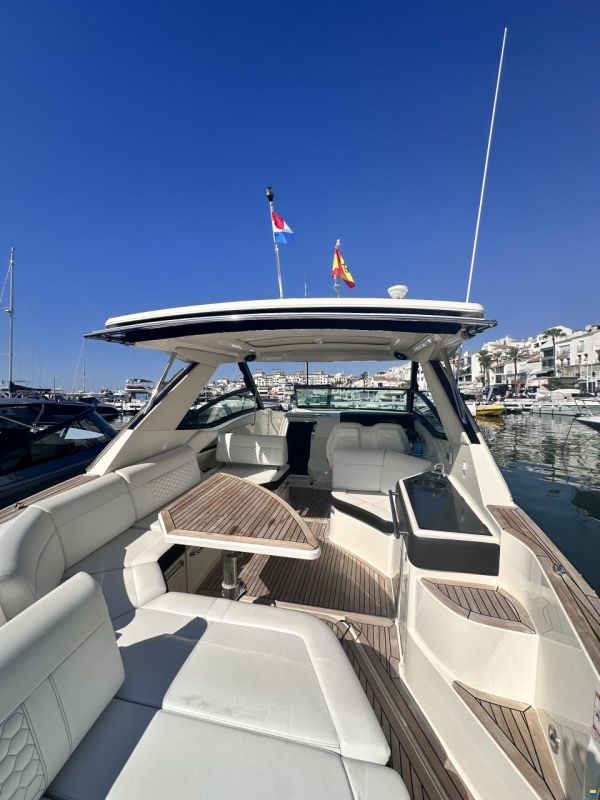 Sea Ray 320 Sundancer