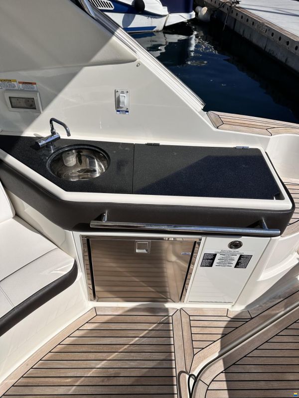 Sea Ray 320 Sundancer