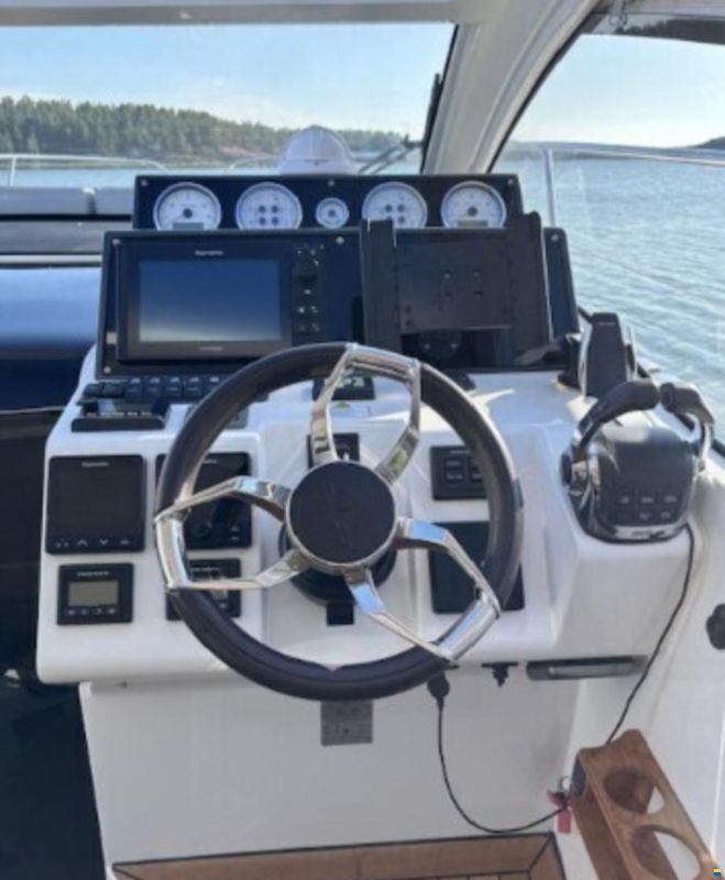 Sealine C330