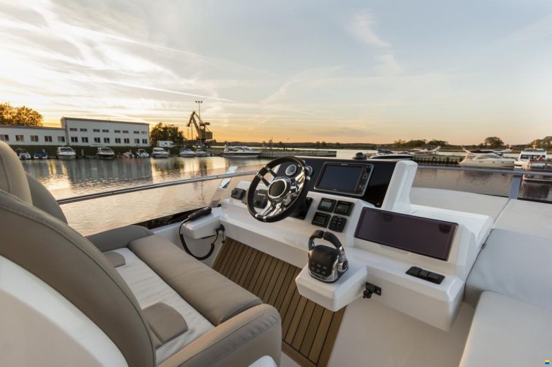 Galeon 550 Fly