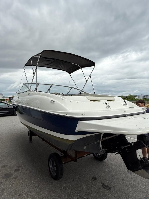 Bayliner 212 CU