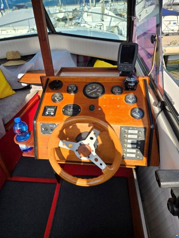 Schweizer Bateaux Saphir 700 Cabin