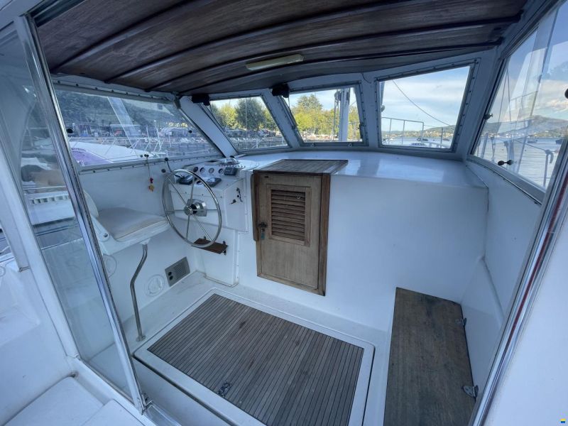 Ferretti Altura 33