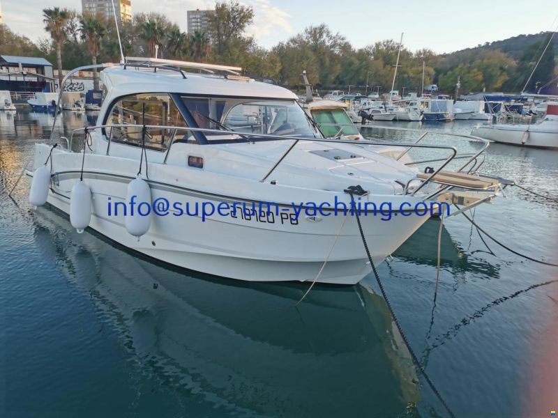 Beneteau Antares 8
