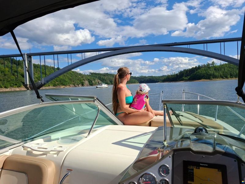 Bayliner 855
