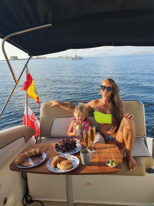 Bayliner 855