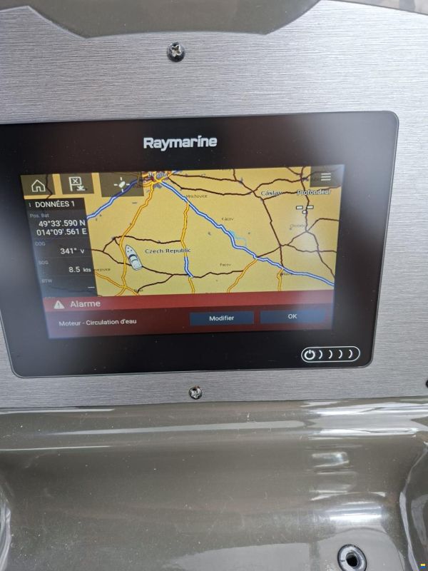 Bayliner 855