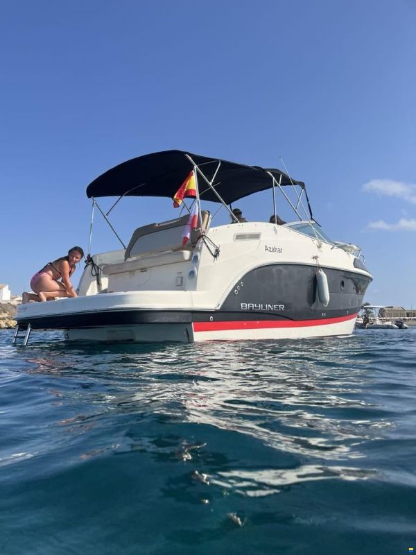 Bayliner 855
