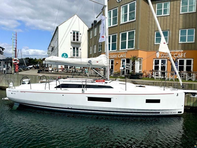 Beneteau Oceanis 37.1