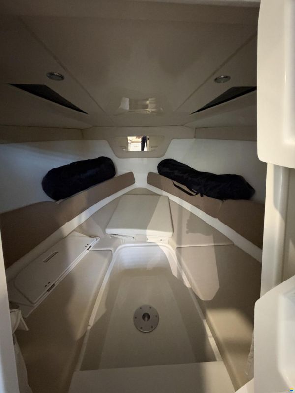 Bayliner 742 R
