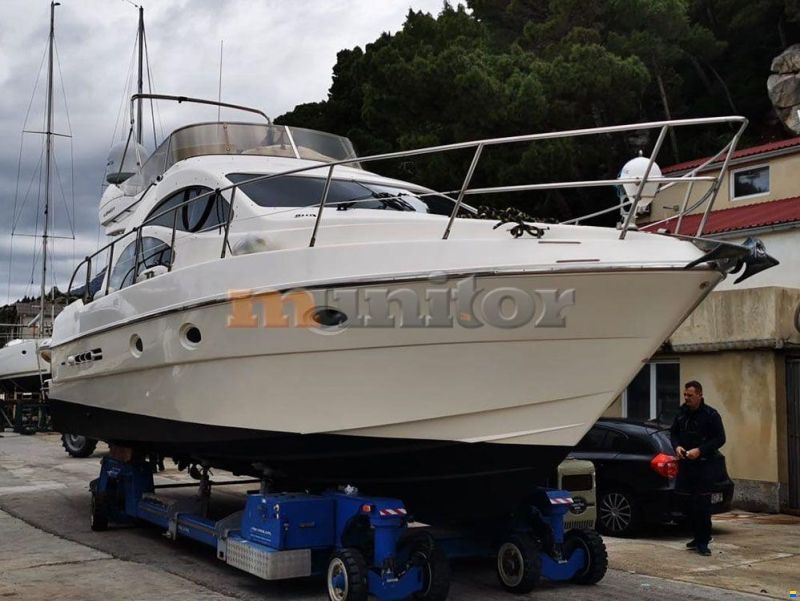 Azimut 42 Fly