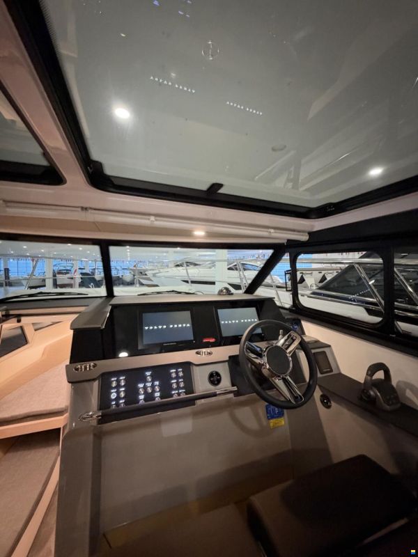 Aquador 300 Hard Top
