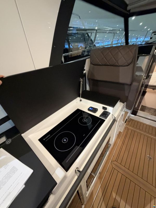 Aquador 300 Hard Top