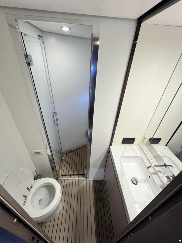 Azimut 60 fly