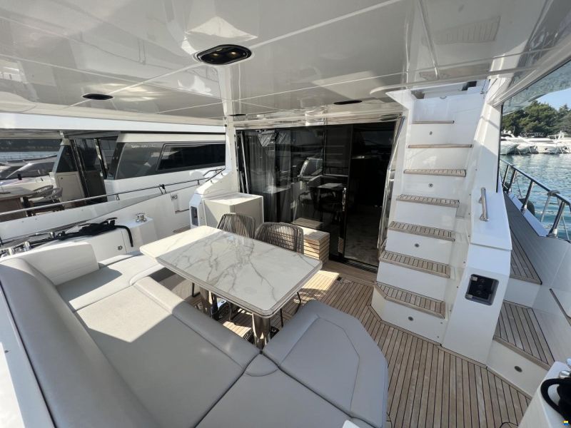 Azimut 60 fly