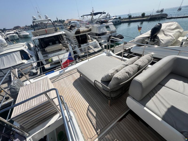 Azimut 60 fly