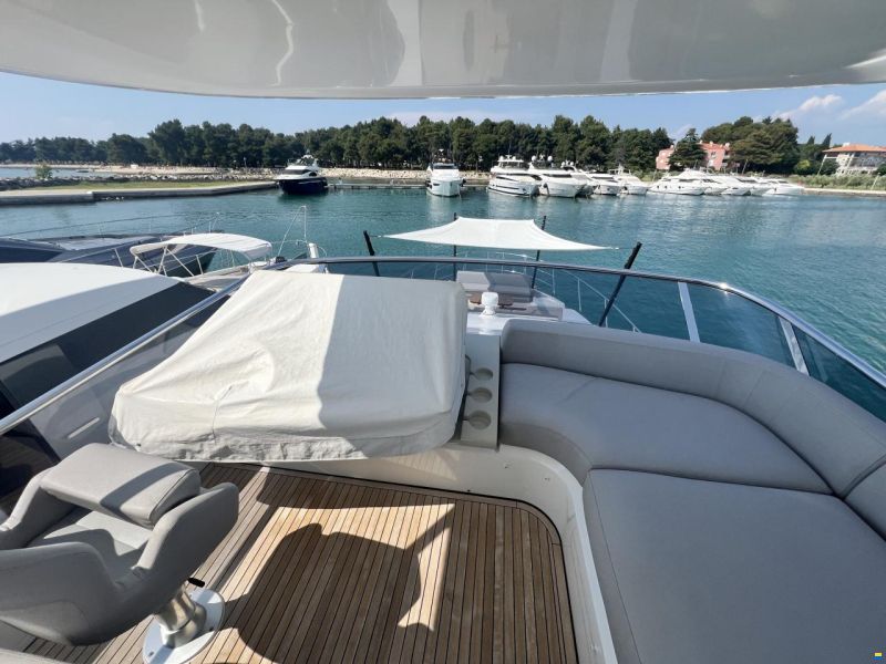 Azimut 60 fly