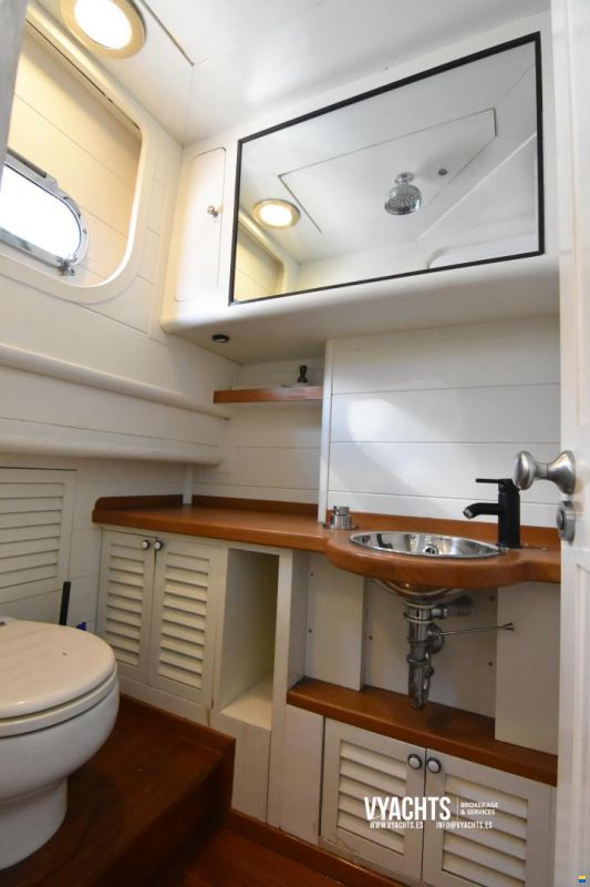 Custom Built Motor Yacht Center Console