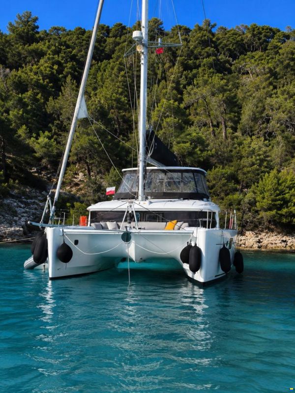 Lagoon 450F