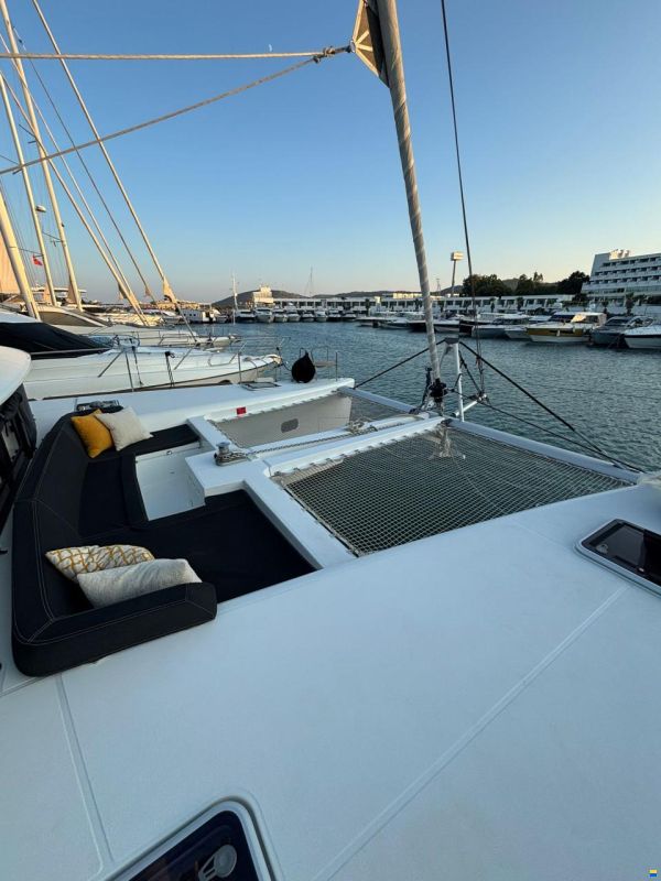 Lagoon 450F