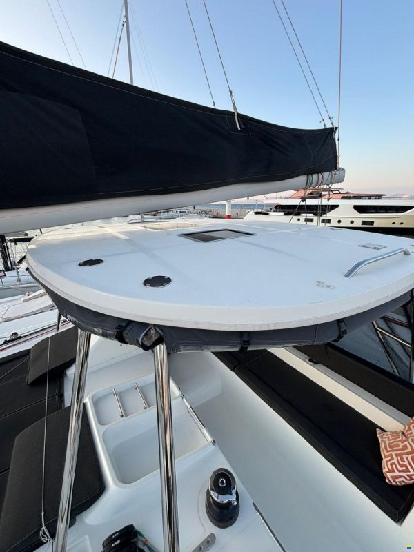 Lagoon 450F