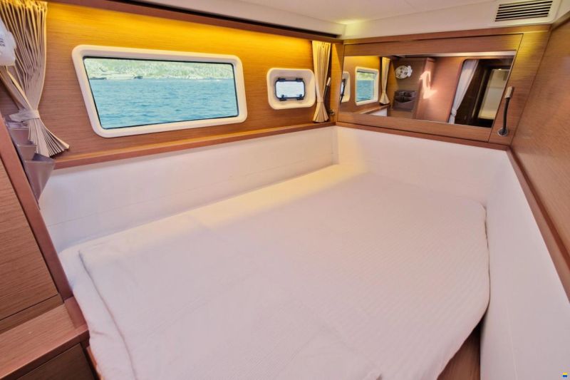 Lagoon 450F