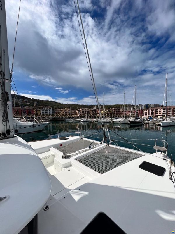 Lagoon 450F