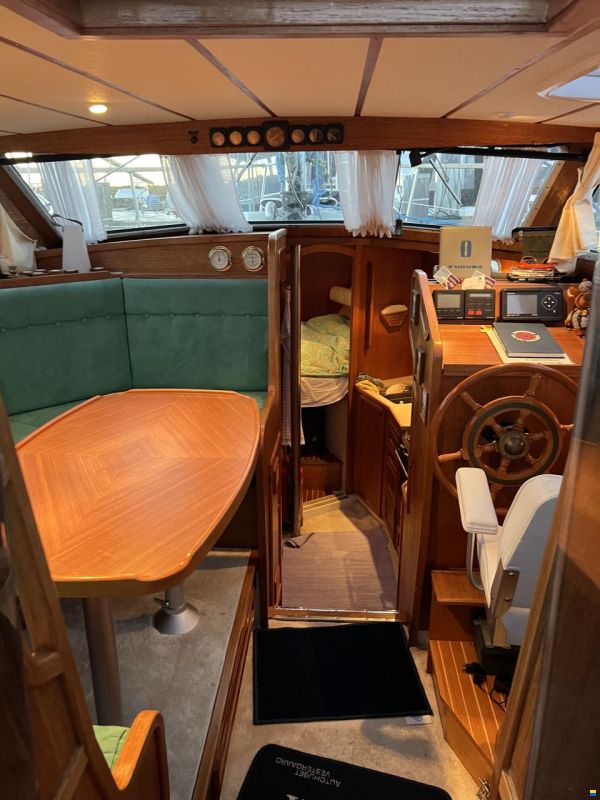 Nauticat 32