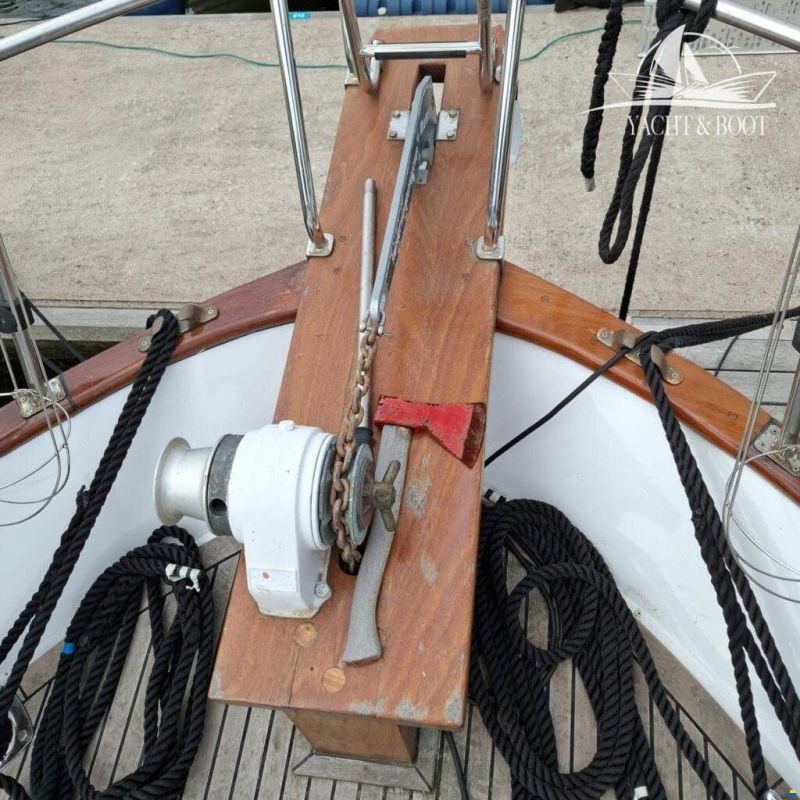 Gladstone Lyall & Co Aquila Queen Trawle