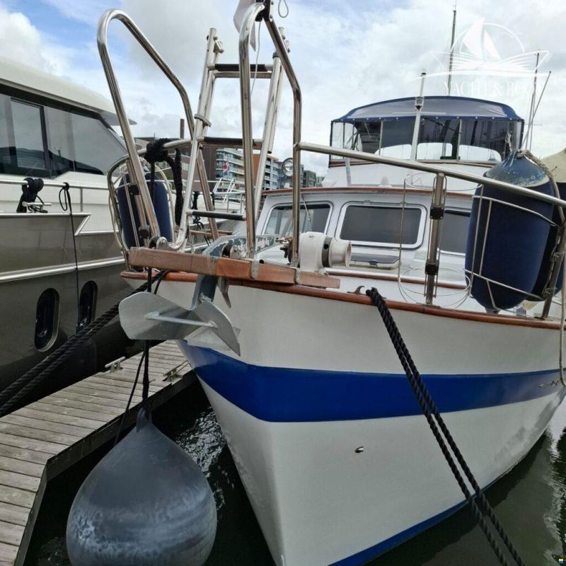 Gladstone Lyall & Co Aquila Queen Trawle