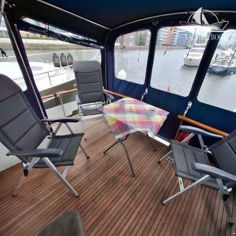 Gladstone Lyall & Co Aquila Queen Trawle